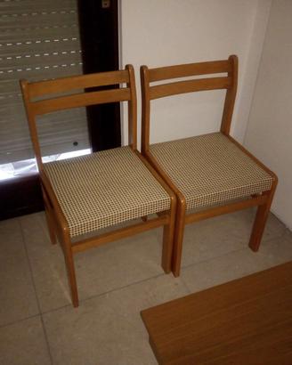 Tavolo ikea e due sedie