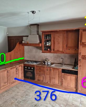 Cucina ,Sala,Tavolo con sedie 