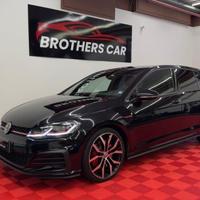 VOLKSWAGEN Golf GTI Performance DSG Alcantara -