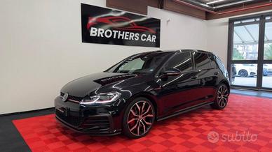 VOLKSWAGEN Golf GTI Performance DSG Alcantara -