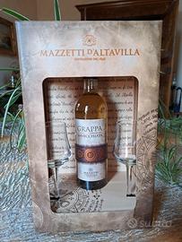 Bottiglia grappa e 2 calici