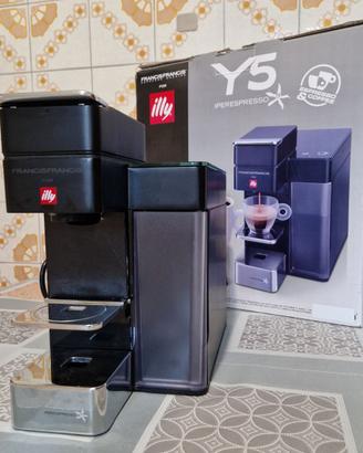 Macchina del caffé Illy Y5