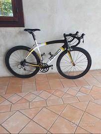 bici da corsa monoscocca carbonio