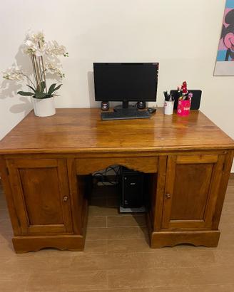 Scrivania in legno massello