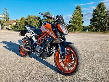 Duke 390