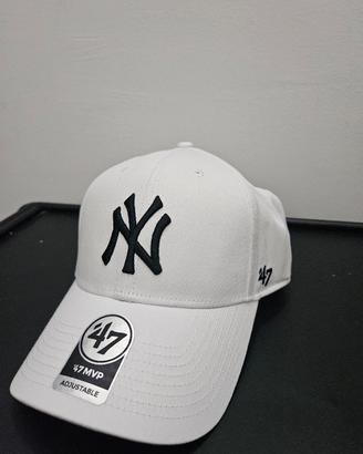 Cappellino '47 brand NY bianco.