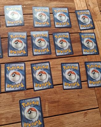 Lotto da 26 carte pokemon