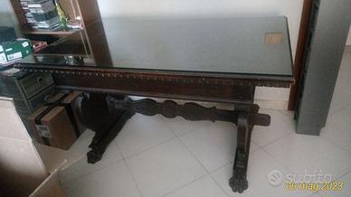Tavolo/ Scrivania in stile Rinascimento