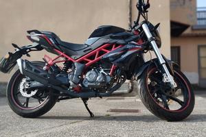 2022 Benelli bn 125 nera + accessori