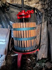 Torchio a leva per uva