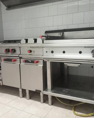 attrezzatura professionale ristoranti- cucina