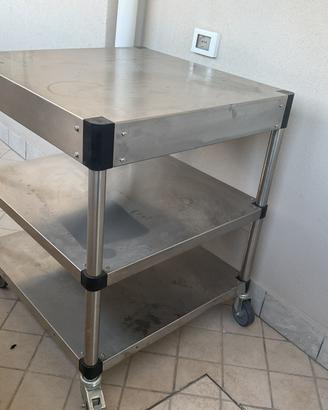 Carrello in acciaio