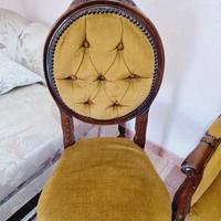 divanetto con poltroncine 