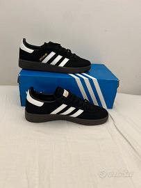 Scarpe Adidas spezial nere con strisce bianche