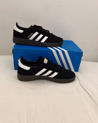 Scarpe Adidas spezial nere con strisce bianche