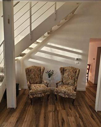 Scala da interno in legno e ferro in stile moderno