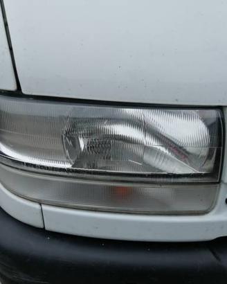Proiettore destro NISSAN INTERSTAR del 2003