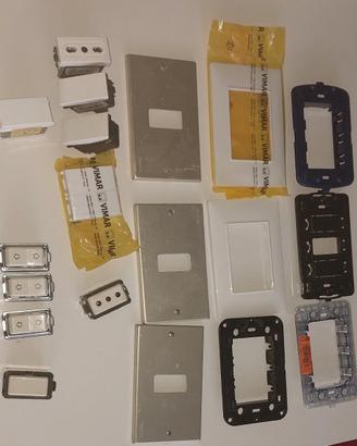 Interruttori , pulsanti e altro materiale elettric