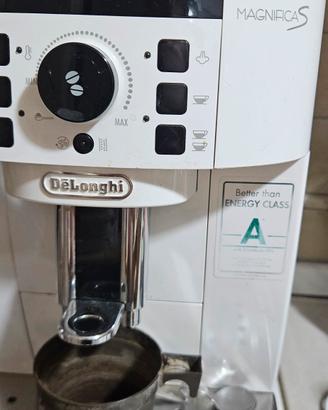 De'Longhi magnificaS
