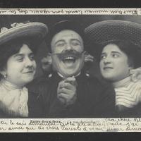 Cartolina d'epoca "Tra due fuochi" (1905)