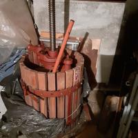 Torchio per fare il vino