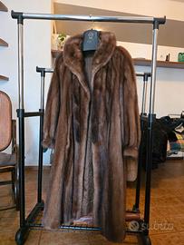 Splendida Pelliccia di Visone Femmina – Artigiana