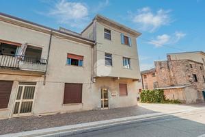4 LOCALI A VILLAFRANCA DI VERONA