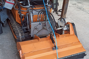 Trincia radiocomandato cingolato