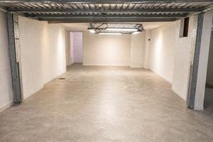 Ampio locale di circa 40 mq - ideale come magazzin