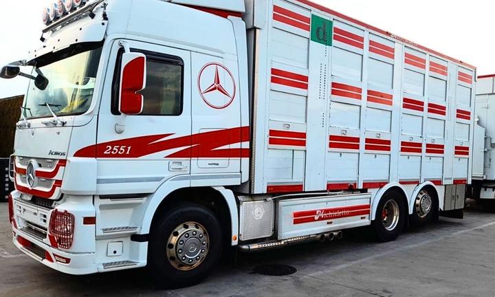 Mercedes-Benz Actros 2551 Animali Vivi