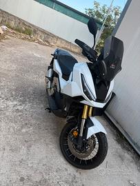 X-Adv 750