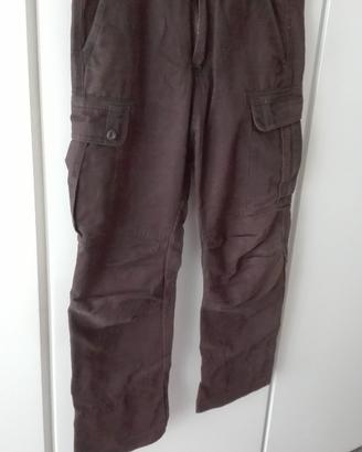 Pantalone con tasche