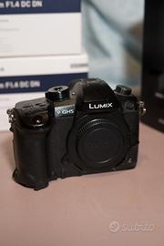 Fotocamera Lumix GH5 (Vlog sbloccato) + 3 ottiche