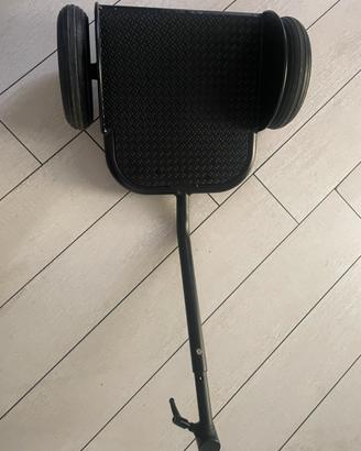 Carrellino porta persone o oggetti per carrozzina