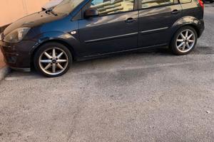 Ford Fiesta 1.4 16V 5P Ghia benzina e gas