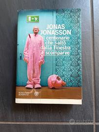 Il centenario che saltò dalla finestra e scomparve