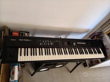 Roland RD 700NX + Casse HS80M + R3galo custodia