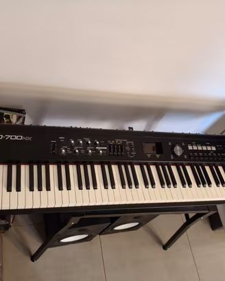 Roland RD 700NX + Casse HS80M + R3galo custodia