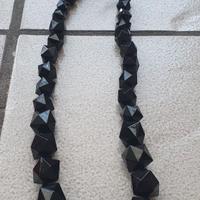 Collana Nera Geometrica con Chiusura in Nastrino