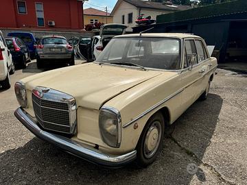 Mercedes-benz 200 Mercedes-Benz 200 D (W115) - Ann