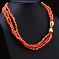 COLLANA DI CORALLO ROSA A TRE FILI E GANCIO IN ORO