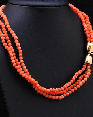 COLLANA DI CORALLO ROSA A TRE FILI E GANCIO IN ORO