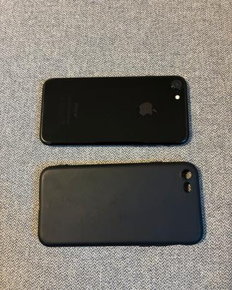IPhone 7 32GB + Cover