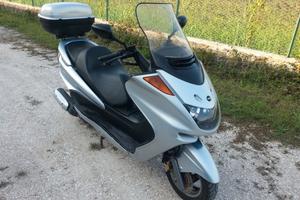 MBK SKYLINER 250 con Bauletto