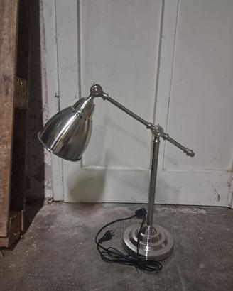 Lampada da tavolo