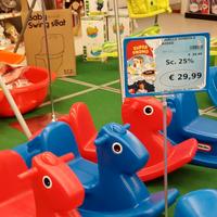 Cavallo a dondolo rosso