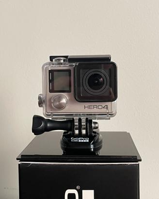 GoPro Hero 4 Silver con accessori