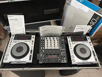 Pioneer cdj 850 mixer denon dnx 1500  Flight case 