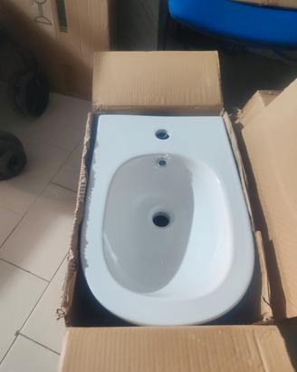 bidè sospeso