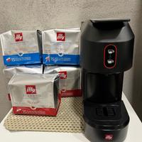 macchinetta del caffè Illy più capsule